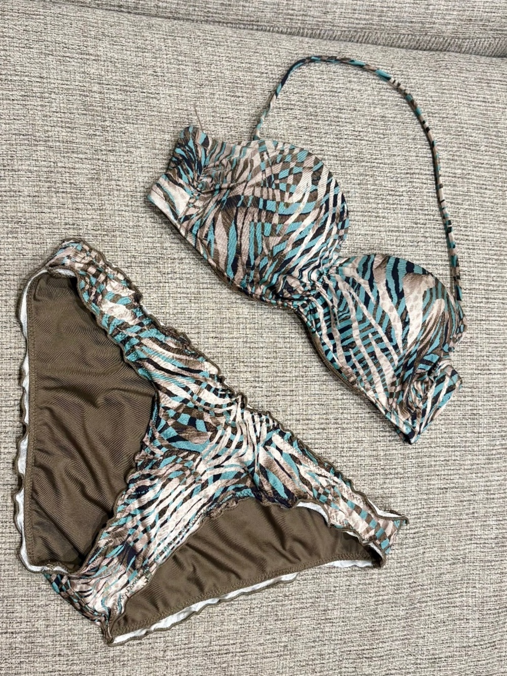 Victoria's Secret Bikini Bandeau Top (Size 32A) and Hipster Bottom (Size S)